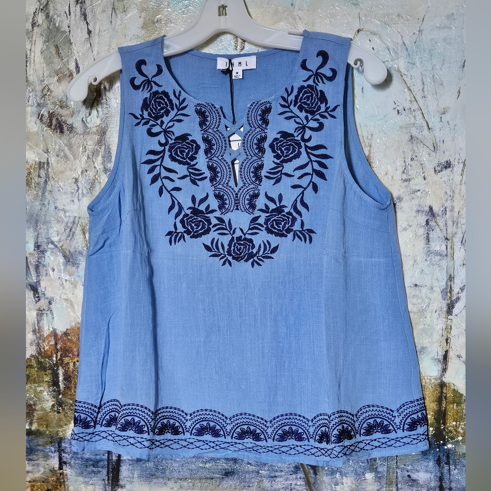 NWT THML Chambray Blue Embroidered Lace-up Rayon Sleeveless Blouse Sz M